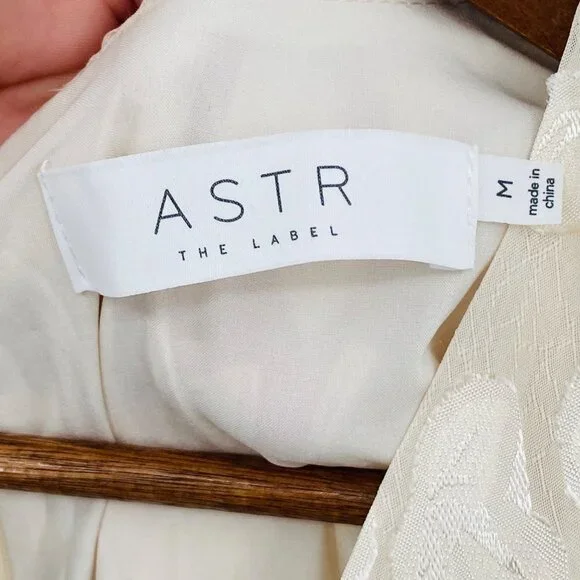 ASTR the Label Erina Ruched Short Puff Sleeve Mini Dress M Cream Lacy Bridal - Picture 5 of 8